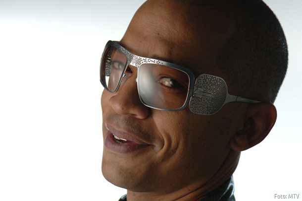 U preprodaji od 1. aprila naći će se za sada samo komplet ulaznica za sve tri večeri koji košta 1.500 dinara, preko mreže Eventim i u Domu omladine Kragujevca. Kupci prvih 500 kompleta ulaznica dobiće kao specijalni poklon majicu Arsenal fest 05! Pretprodaja traje samo do polovine maja, kada počinje prodaja ulaznica za svaku od pojedinih večeri.