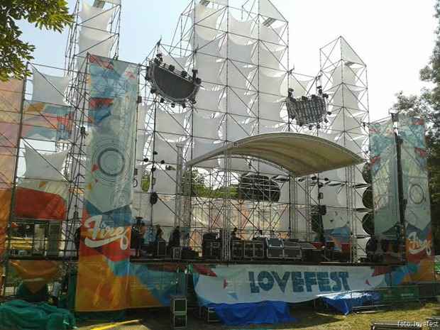 LOVEFEST 2015 stage1 LOVEFEST 2015 stage1