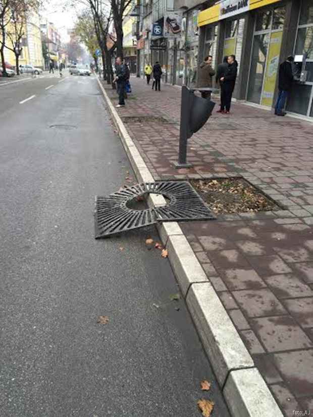 Polomljena re&scaron;etka 1