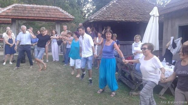 Italijani u Rakiji igraju kolo