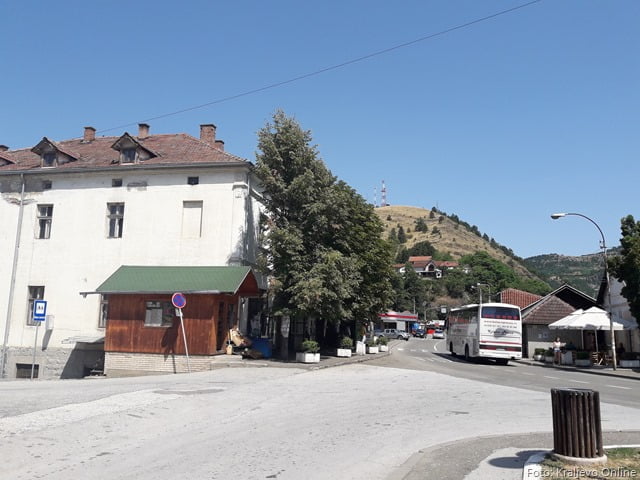 Na sinoć održanoj sednici , Živorad Žiko Dražović izabran je za novog predsednika saveta mesne zajednice Ušće. On će na tom mestu naslediti Gorana Nikolića, koji je početkom meseca avgusta podneo neopozivu ostavku na tu funkciju. Dražović je većinom glasova, pobedio&nbsp; Ivana Jeftovića, dosadašnjeg podpredsednika i&nbsp; nakon ostavke Gorana Nikolića, vršioca dužnosti predsednika MZ Ušće.