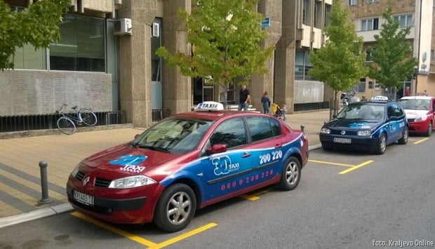Taxi stajali&scaron;te ispred SDK