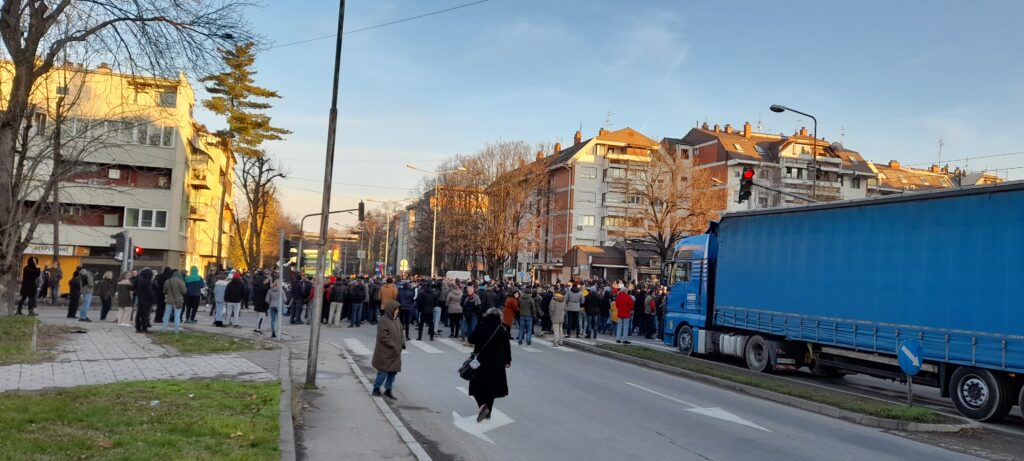 Grupa Kraljevčana pridružila se građanskim protestima širom Srbije zbog Zakona o eksproprijaciji.
