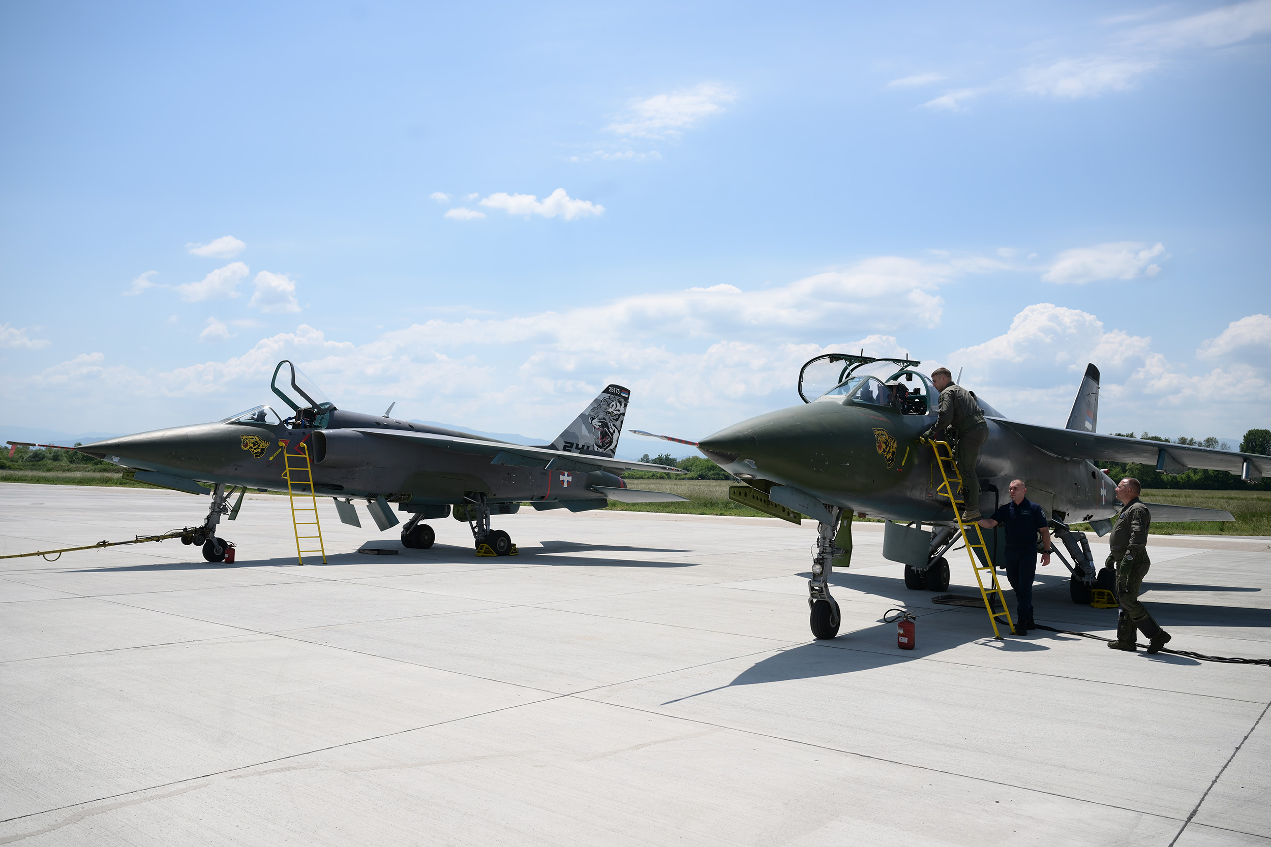 ESKADRILA ORLOVA NA "MORAVI" » Kraljevo Online Kako pojašnjava komandant 241. lovačko-bombarderske avijacijske eskadrile potpukovnik Saša Stojiljković, pilotski poziv se jednostavno voli.