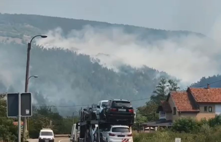 BUKNULI POŽARI U IBARSKOJ KLISURI » Kraljevo Online U Ibarskoj klisuru na potezu od Ušća do Magliča na više lokacija buknuli su požari.