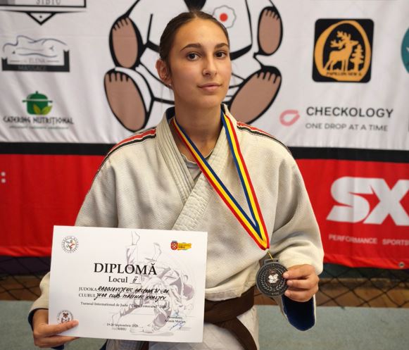 KRALJEVAČKI DŽUDISTI BLISTALI U SIBIU » Kraljevo Online Četiri srebra i dve bronze – bilans je sa kojim su se takmičari Džudo kluba „Mašinac“ iz Kraljeva vratili sa međunarodnog turnira „Cupa Temerarul“ u rumunskom Sibiu.