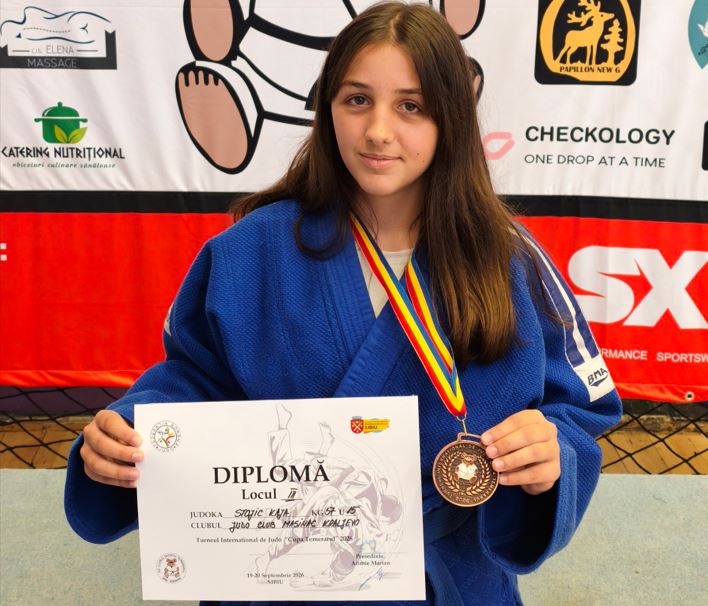 KRALJEVAČKI DŽUDISTI BLISTALI U SIBIU » Kraljevo Online Četiri srebra i dve bronze – bilans je sa kojim su se takmičari Džudo kluba „Mašinac“ iz Kraljeva vratili sa međunarodnog turnira „Cupa Temerarul“ u rumunskom Sibiu.